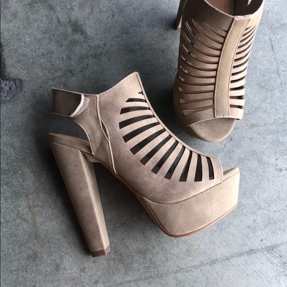 Speed Limit 98 Women’s Platform Heels Taupe 7 - Picture 3 of 5